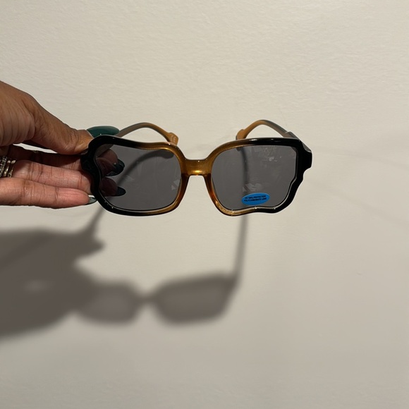 Accessories - Sunnies